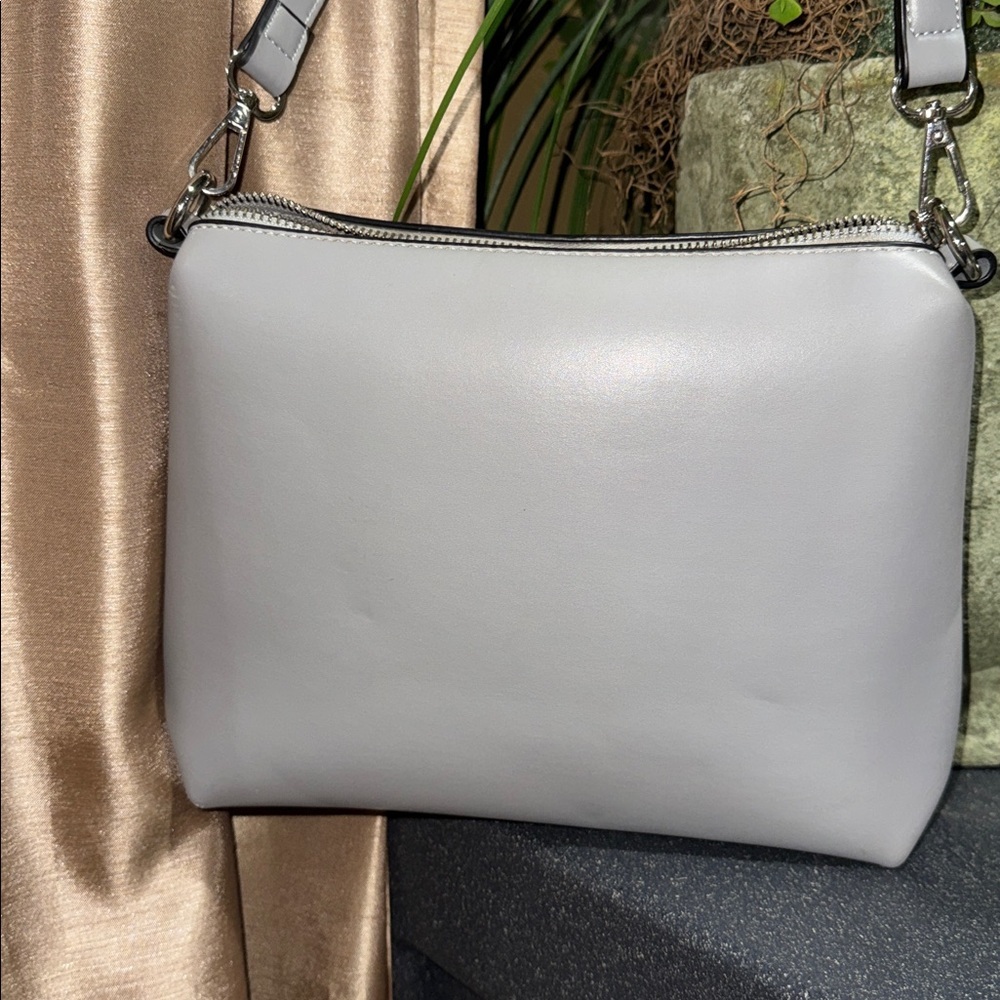 VONI LOS ANGELES gray color shoulder bag purse zip closure med size adjustable - Picture 3 of 17
